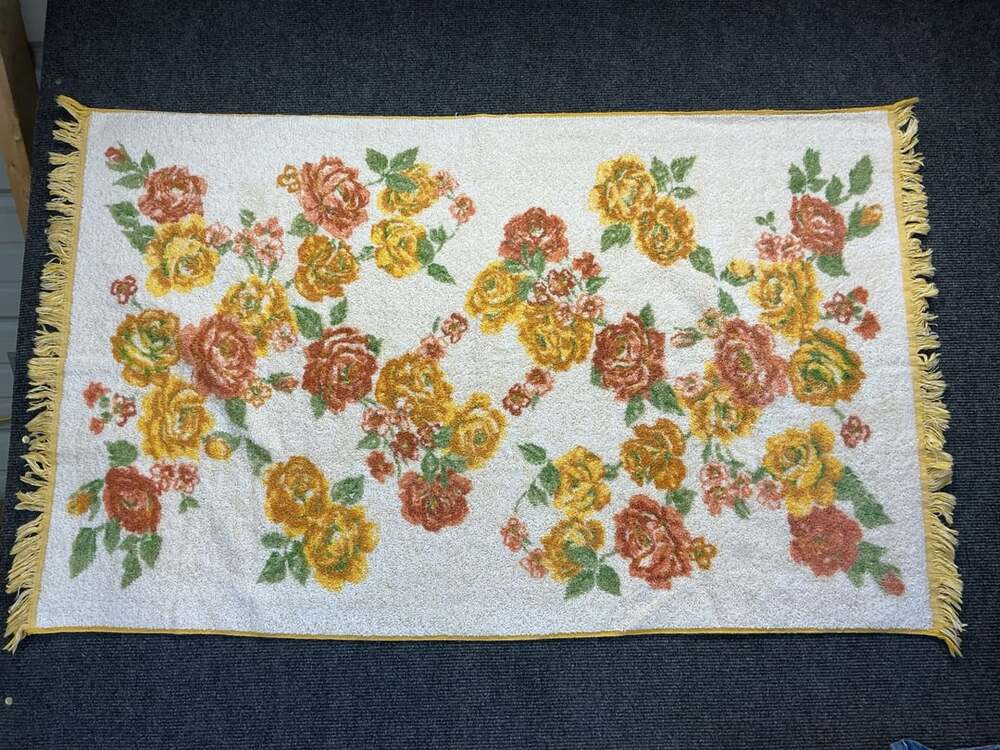 Vintage Fashion Manor Floral Bath Towel Yellow Orange Roses Fringe